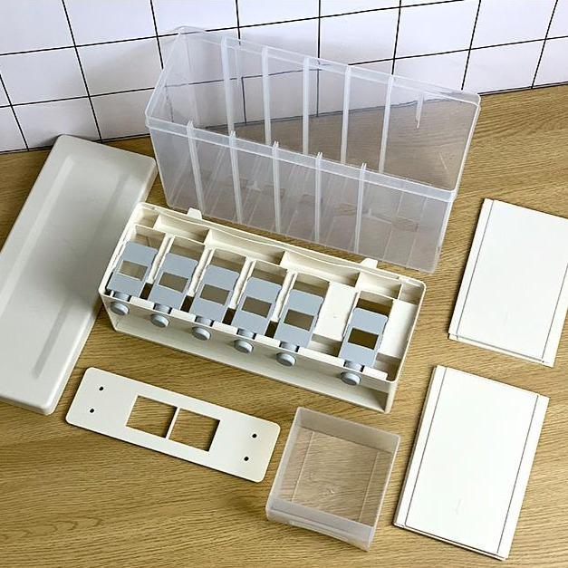 Wall-mounted Dry Food Dispenser