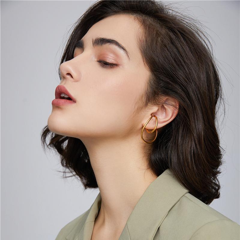 Hooping Ear Cuff