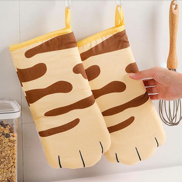 Cat Paws Oven Mitts