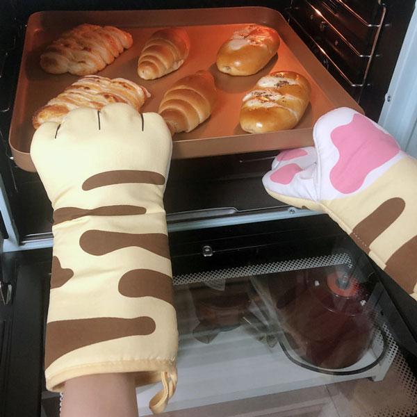 Cat Paws Oven Mitts