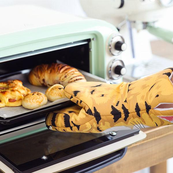 Cat Paws Oven Mitts