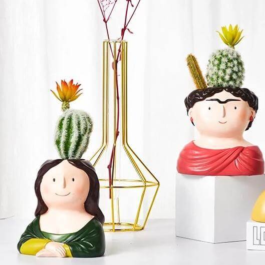 Famous People Vase PeekWise