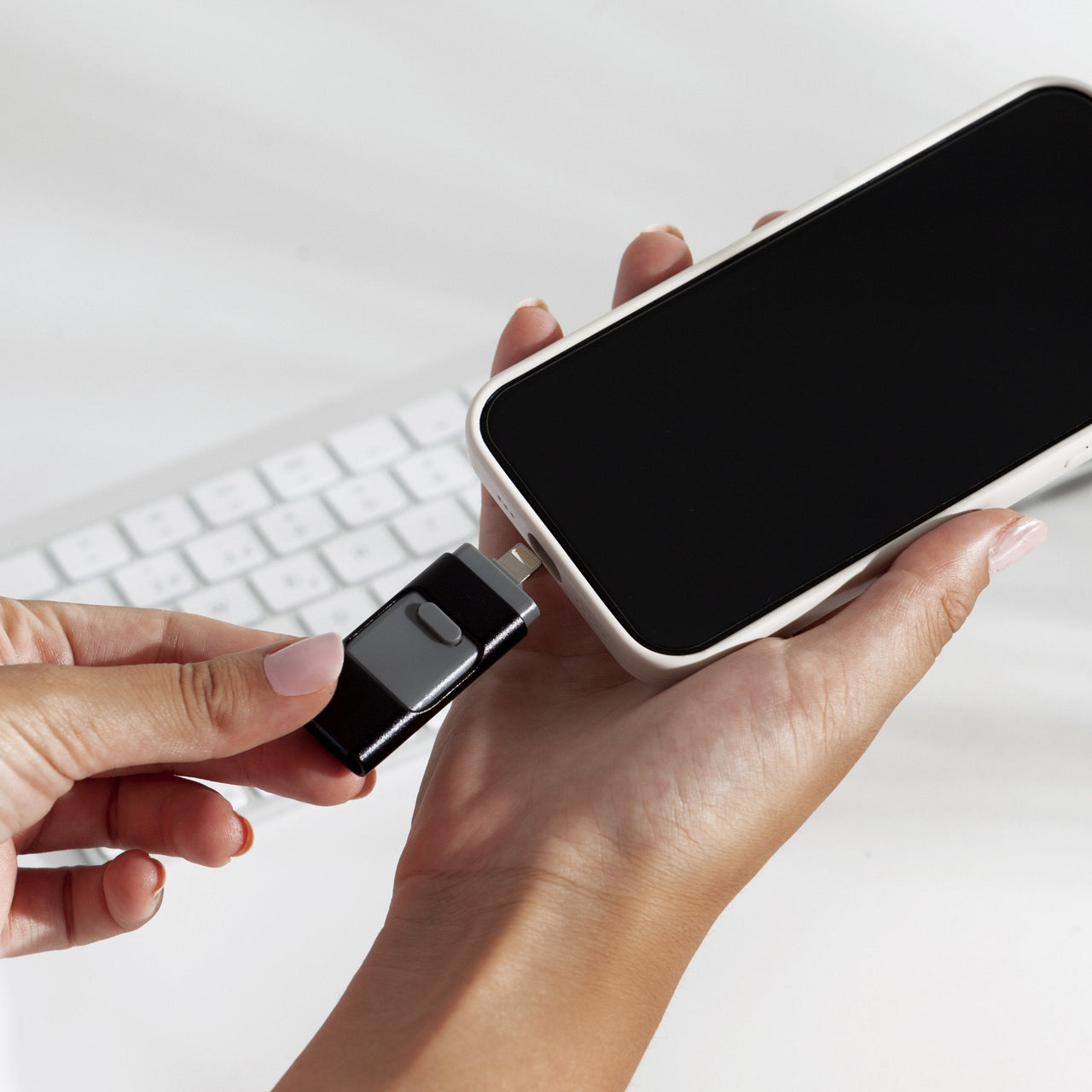 The Sugar & Cotton™ Stick - iPhone & Android Flash Drive