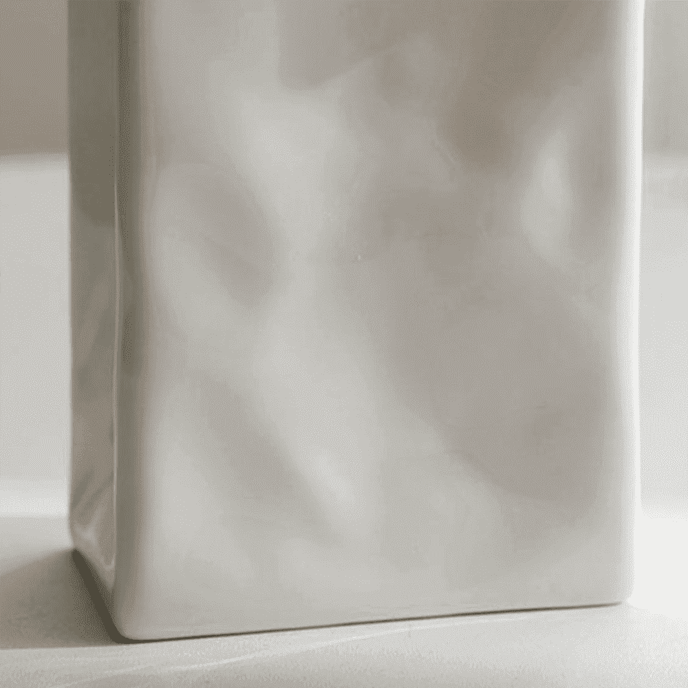 Handbag Vase PeekWise