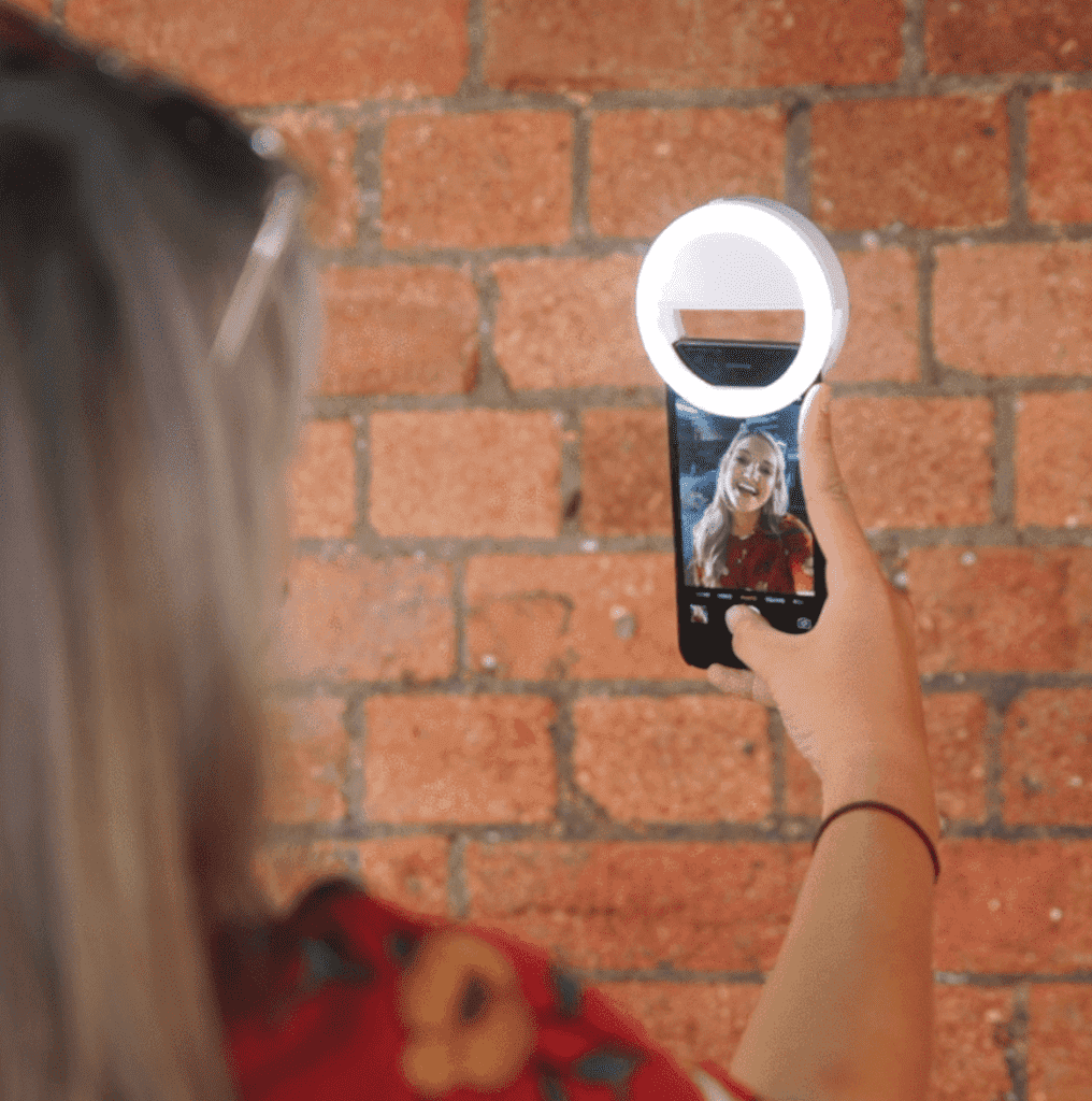 LED Clip-On Selfie Ring Light - PeekWise
