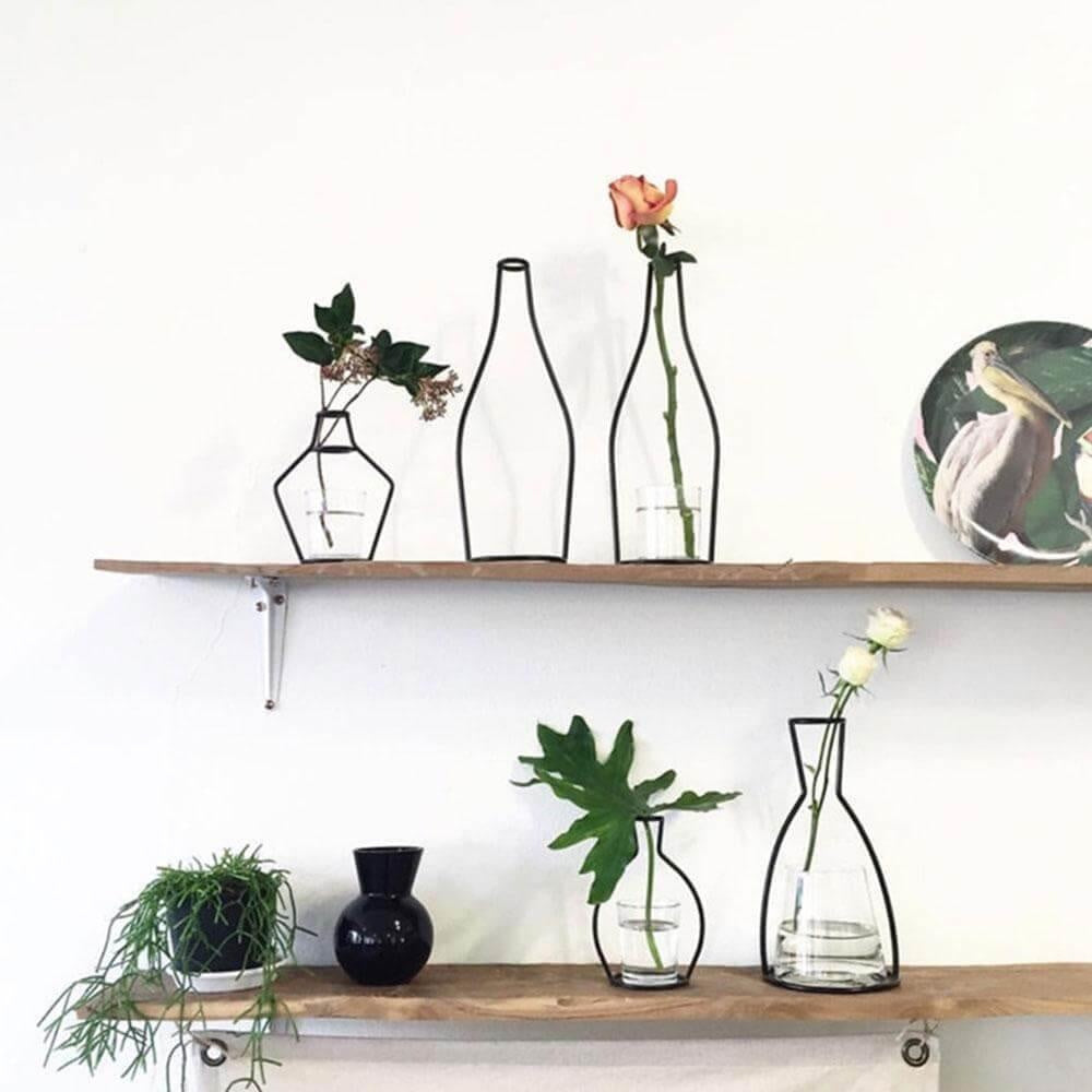 Minimal Outline Vase PeekWise