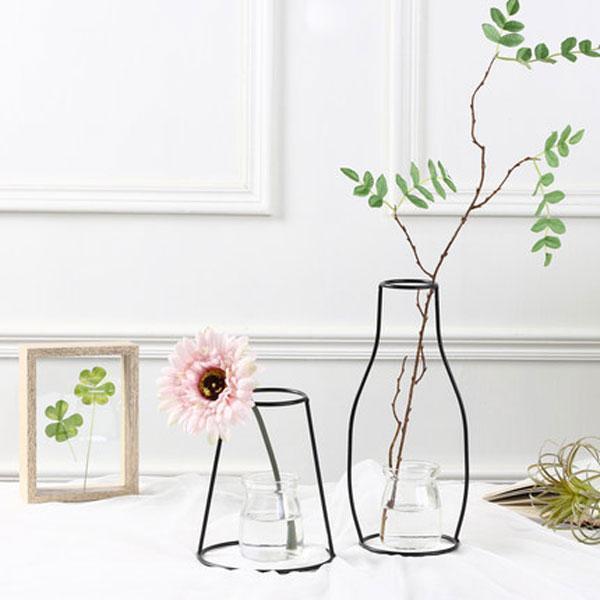 Minimalist Abstract Lines Iron Frame Vase