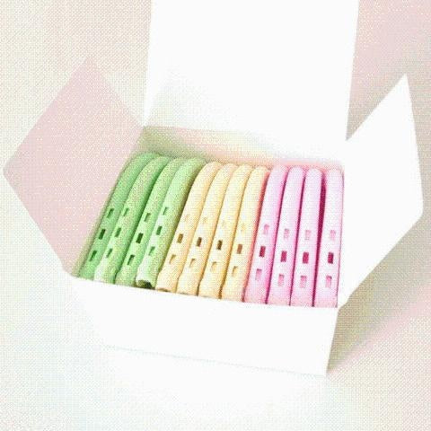 Folding Travel Hangers - PeekWise