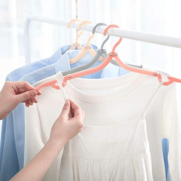 Folding Travel Hangers - PeekWise