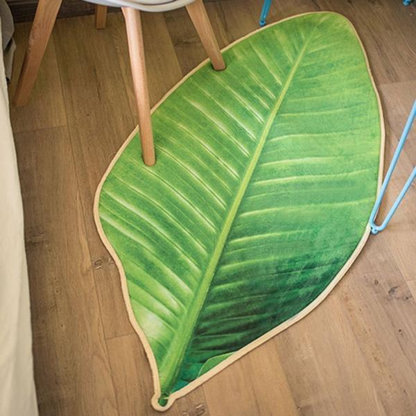 Realistic Leaf Rug