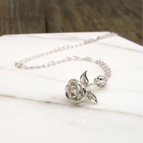 Rose Pendant Necklace