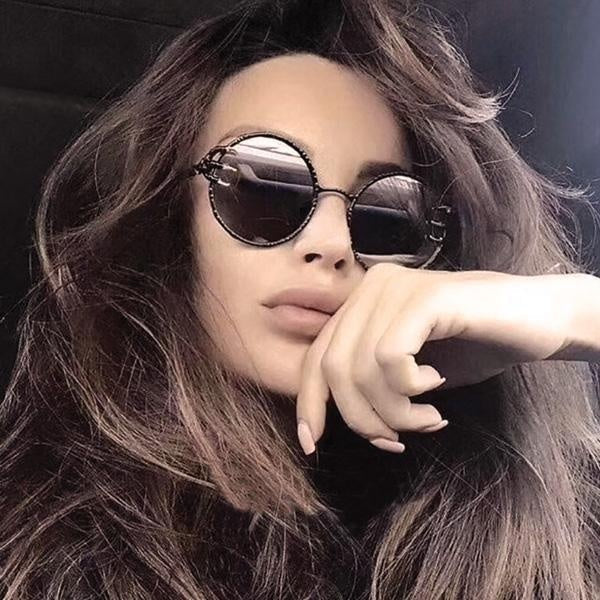 Skull Claw Round Sunglasses