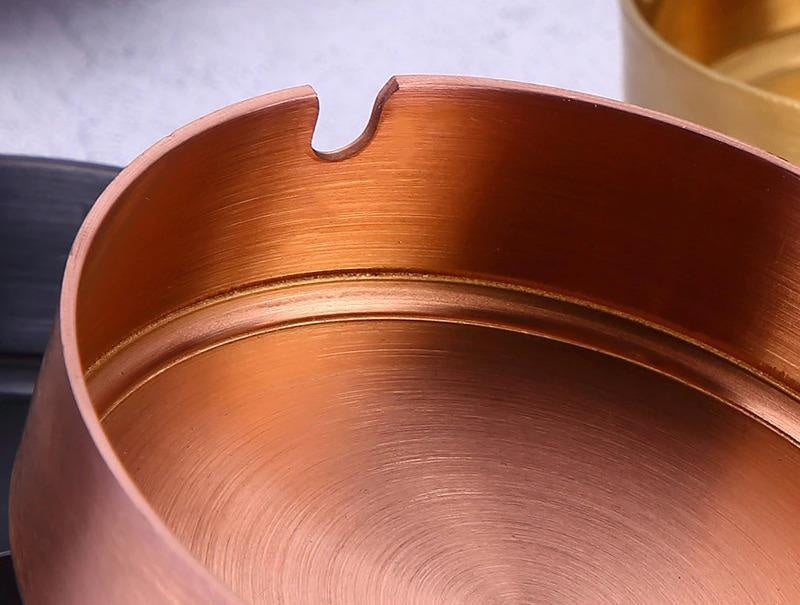 Minimal Ashtray PeekWise