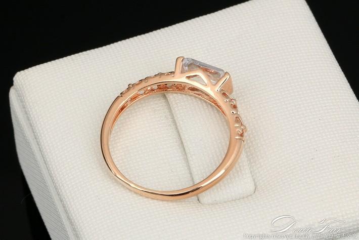Retro Rhinestone Ring
