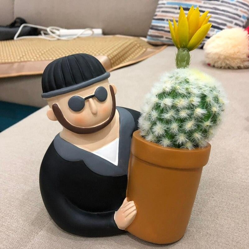 Famous People Vase PeekWise