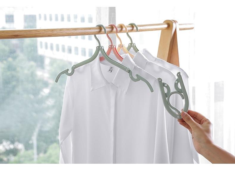Foldable Clothes Hanger (4 pcs)
