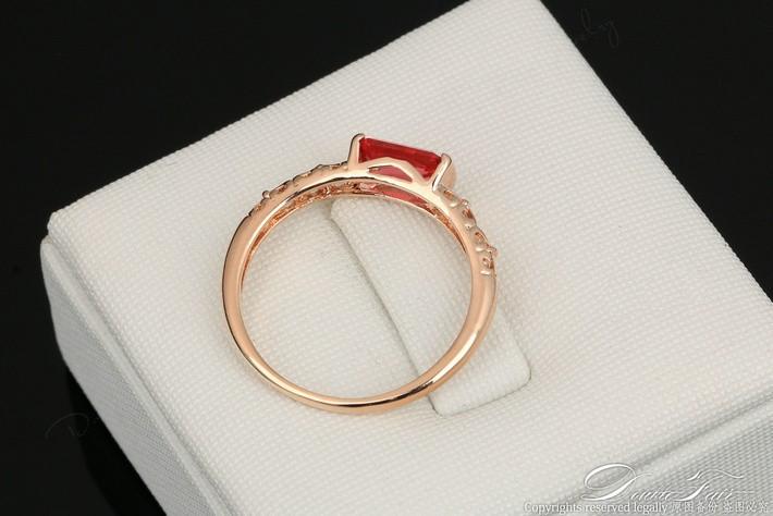 Retro Rhinestone Ring