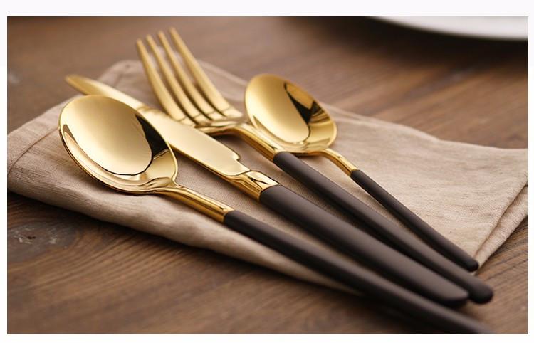 Hemingway™ Black/Gold Silverware
